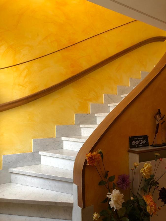 Montcalm Apartment มีโญ ภายนอก รูปภาพ